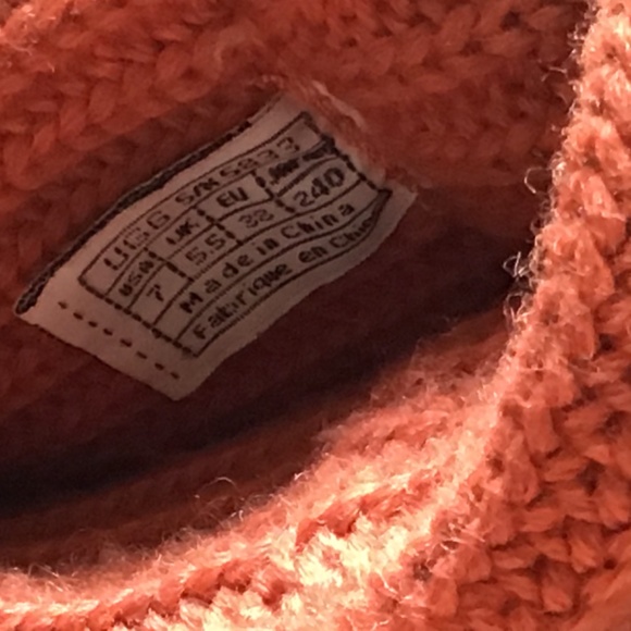 Cardy Uggs. Like new!!! Cozy. Super cute! size 7 - Picture 2 of 5